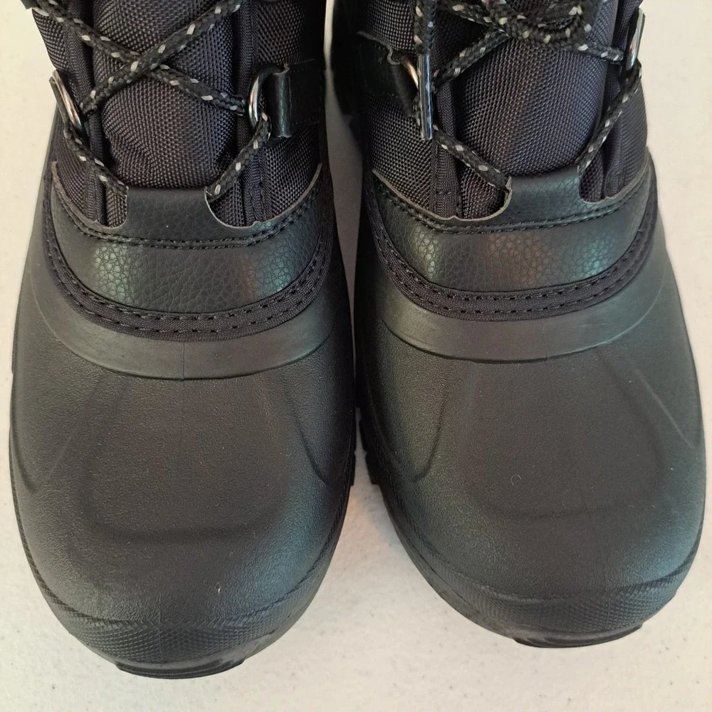 Staheekum Snow Boot Mens 9 Black New Insulated Waterproof Cold Rated 1259-798
